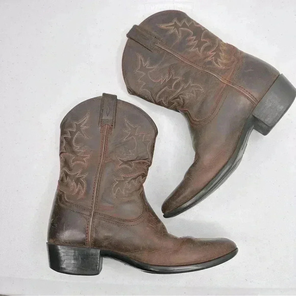 Ariat Unisex-Child Heritage Western Boot in Distressed Brown Leather US Size 5.5 - Picture 9 of 15